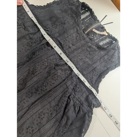 Free People Top Women's XS Black Swing Shape Lace Tunic Sleeveless - Picture 9 of 11